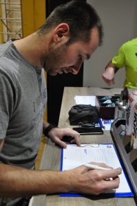 Robo poctivo zapisuje tréningové dávky