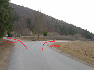 Tabula CHKO je až za odbočkou na Priedhorie